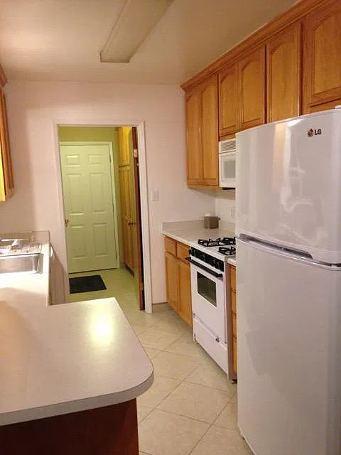 1363 Warner Ave — Photo 2