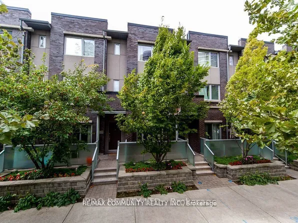315 Village Green Sq #Townhouse 51, Toronto, ON M1S 0L2