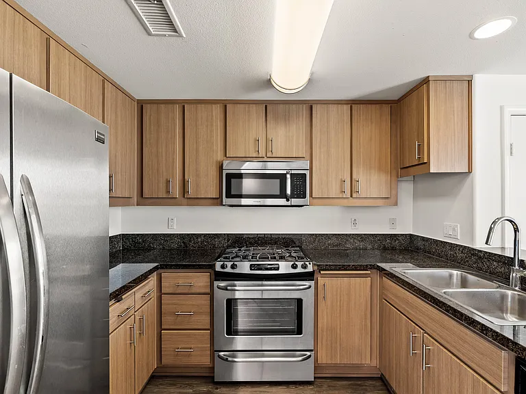 Legacy Apartments — Photo 10