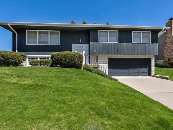 2124 Key Way Dr, Dubuque, IA 52002