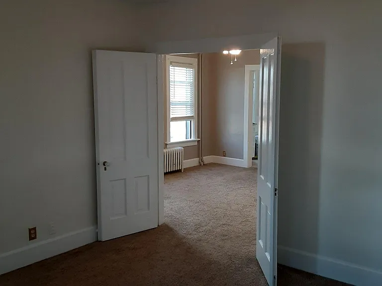 927 E Land Pl #A — Photo 5