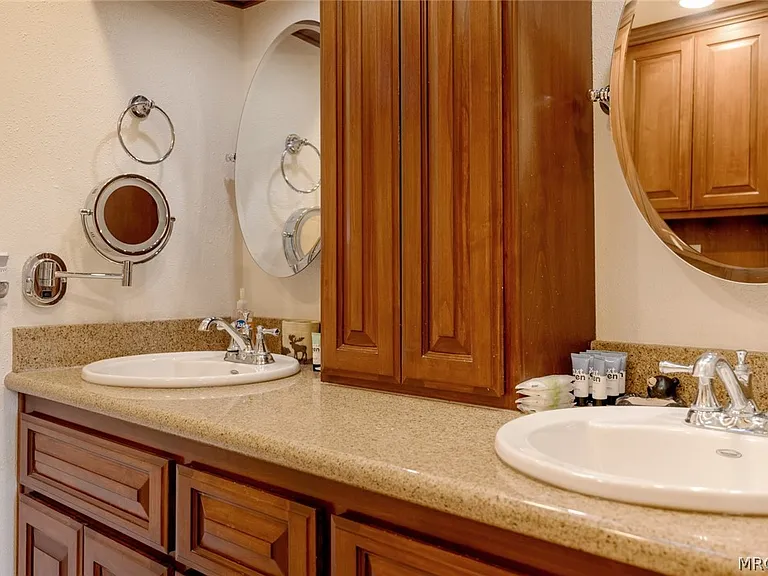 1165 Green Mountain Dr — Photo 20