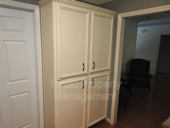 5th image of 86 Lee Road 450