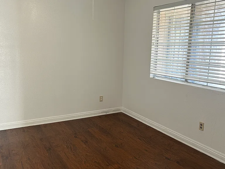 14384 Ivy Ave — Photo 11