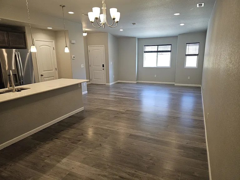 1055 Petra Hts — Photo 6