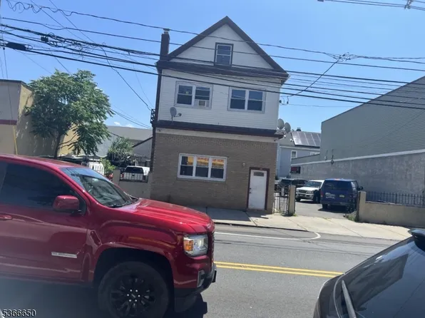 558 S Broad St, Elizabeth City, NJ 07202