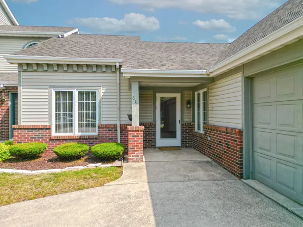 612 W 94th Ct, Crown Point, IN 46307