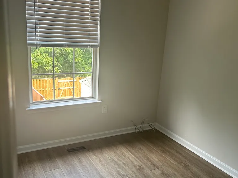 501 Georgetowne Ct — Photo 23