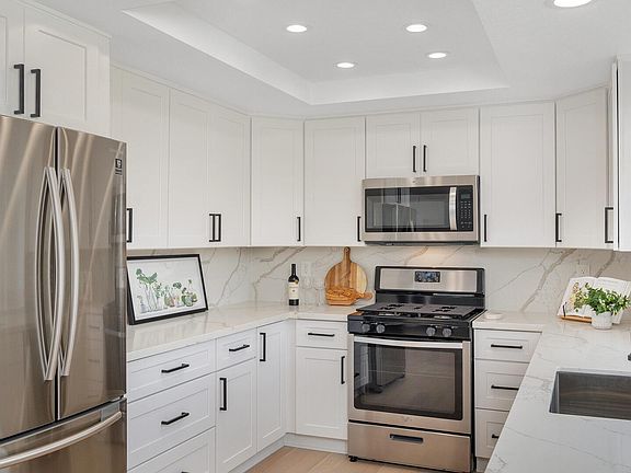4th image of 836 Lochwood Pl
