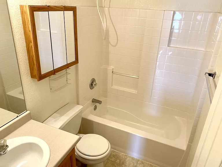 2nd full bath upstairs