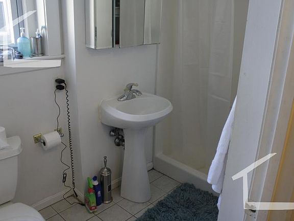 4th image of 81A Gibbs St #3