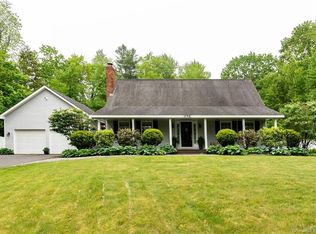 1 Shannon Dr, Barkhamsted, CT 06063
