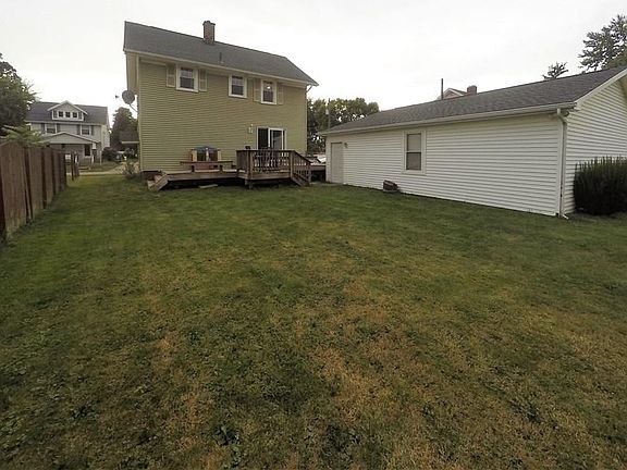 3rd image of 206 S Silver St