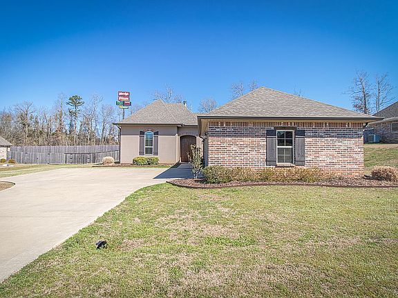 3rd image of 405 Austin Oaks Cir