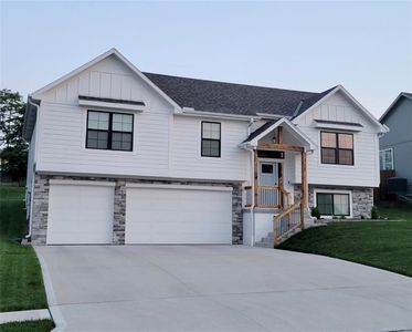 22913 S Ridgeview Dr, Peculiar, MO, 64078