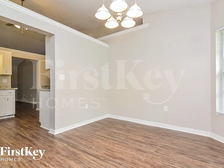 1719 Sandalwood Cir SW — Photo 5