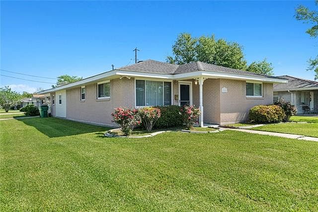 1st image of 258 Willow Dr