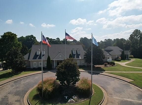 4th image of 2421 Wood Creek Ct