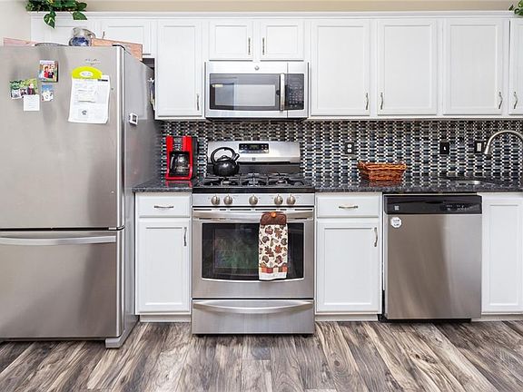 3rd image of 11662 Winding Wood Dr #31