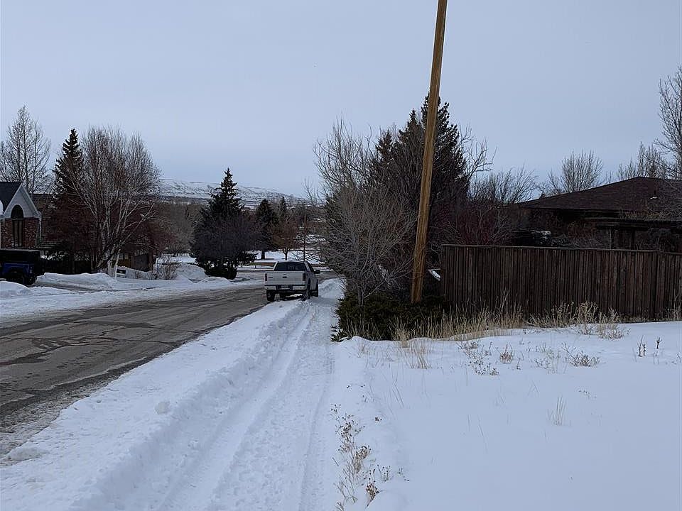 2nd image of 1913 Parkview Ave