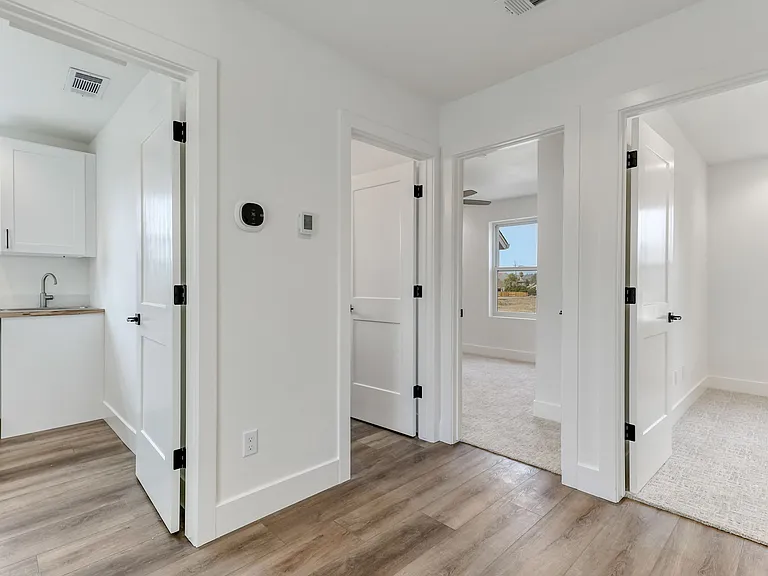 6790 Yvonne Ct — Photo 24