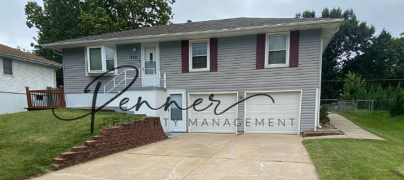 1st image of 913 NE Sala Ln