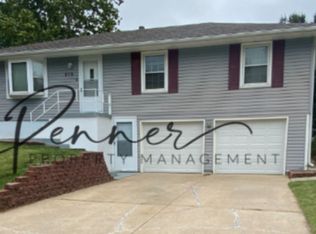 913 NE Sala Ln, Blue Springs, MO 64014
