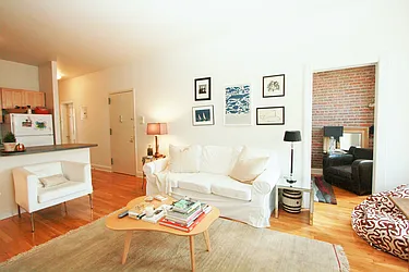 Rented by R New York