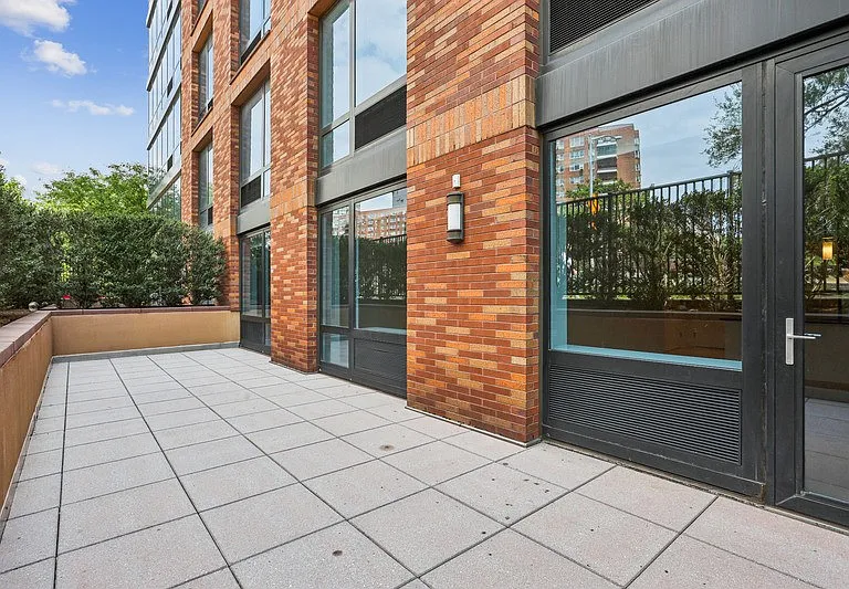 Step into Arbor, where modern design meets inviting outdoor space. This vibrant property features stunning architecture and lush surroundings. Take your living experience to new heightsa"explore availability and make Arbor your new home today!