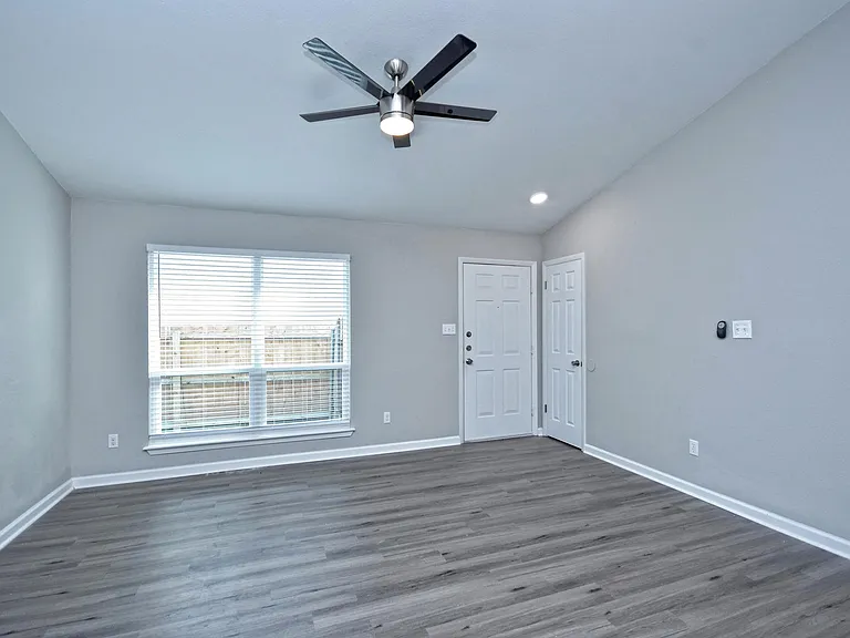 2302 Fuzz Fairway #B — Photo 8
