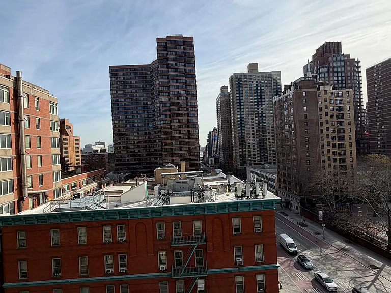 1500 Lexington Ave #9C — Photo 12