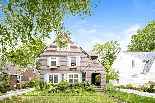 238 Oakgrove St Photo 1