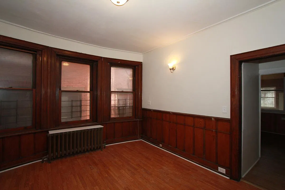 4328 Pine St — Photo 2