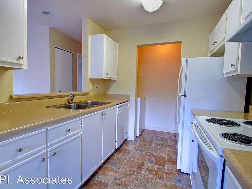 1st image of 4629 SW Greensboro Way APT 177