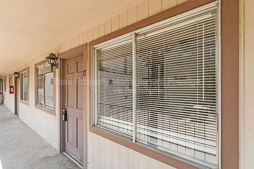 1520 Yale St #17 Photo 1