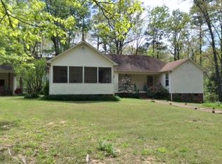 1360 River Rd, Bolivar, TN 38008