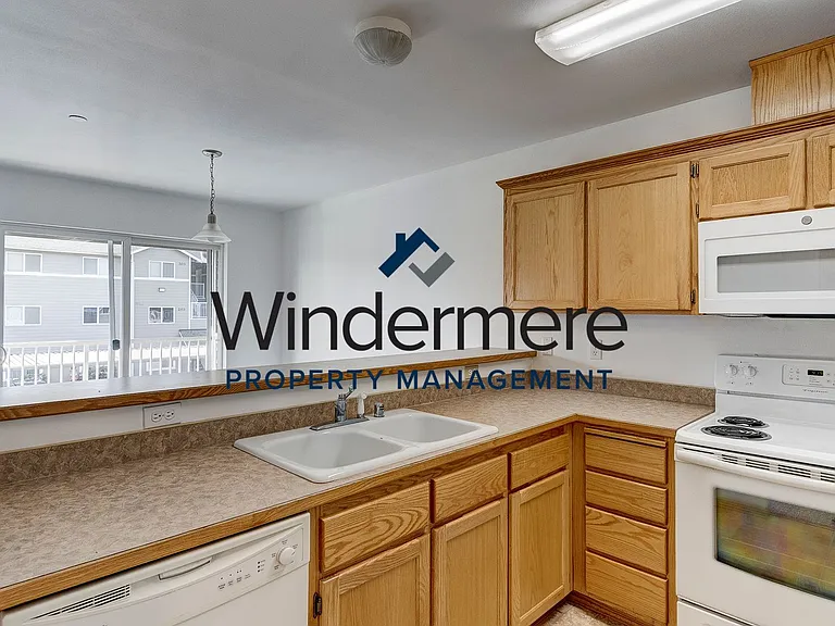 1670 SW Mulberry Pl #B301 — Photo 2