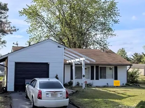 32 Pinewood Ln, Sicklerville, NJ 08081