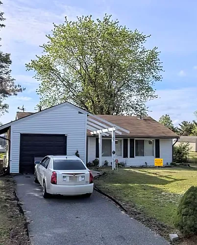 32 Pinewood Ln Photo 1