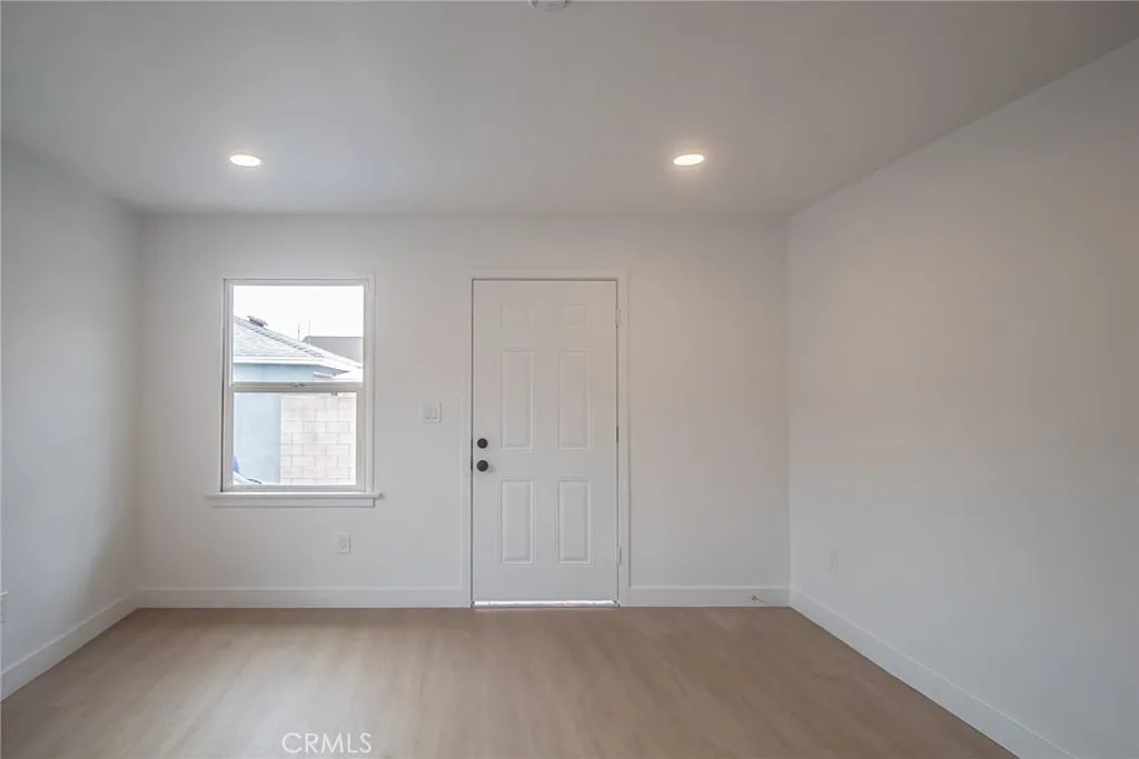 2 bed, 624 sqft, $2,600 — Photo 2