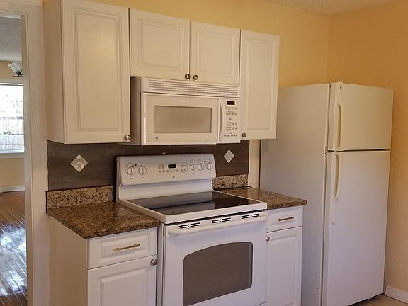 5th image of 2102 W Okaloosa Ave