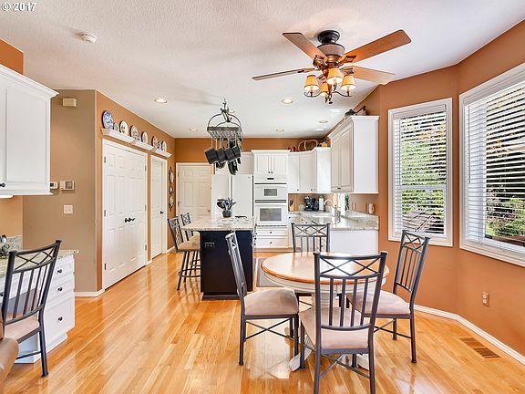 5th image of 10884 SW 109th Ave
