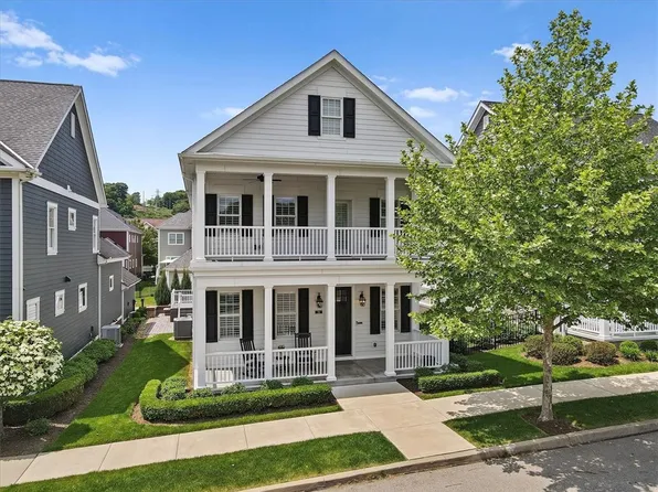 211 2nd St, Oakmont, PA 15139