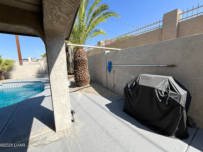3185 Newport Dr — Photo 23