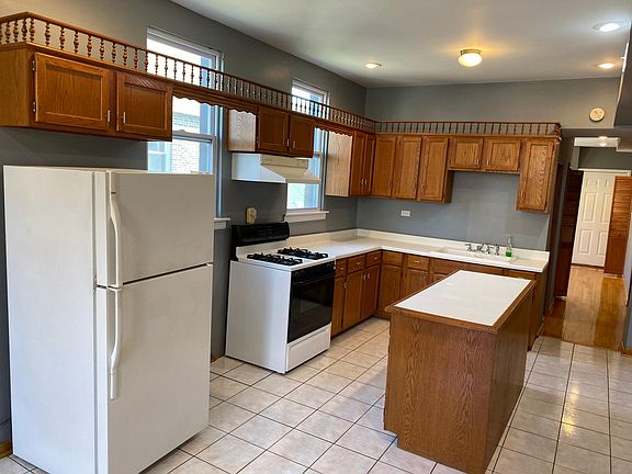 2nd image of 2321 W Charleston St #2F
