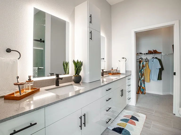 Model Bathroom Cirrus Apartments