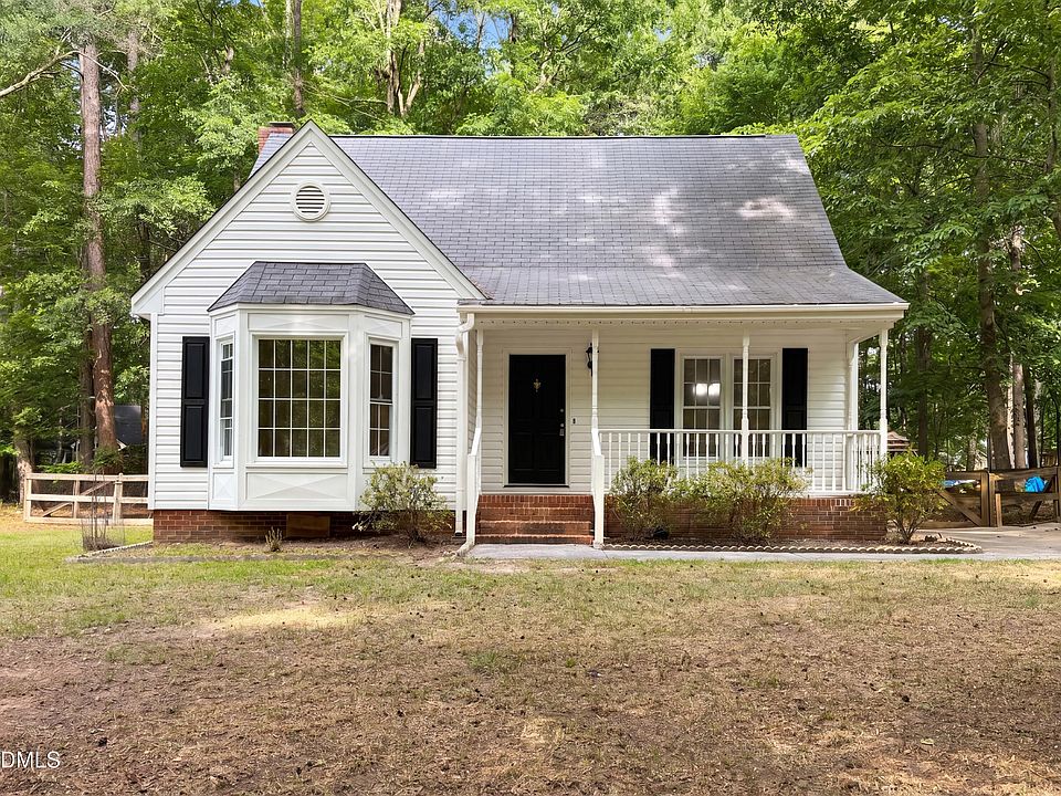 1st image of 2408 White Oak Cir