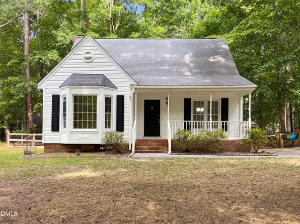 2408 White Oak Cir, Clayton, NC 27520