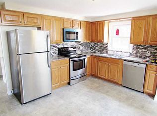 61 Helen Ave, Warwick, RI 02886