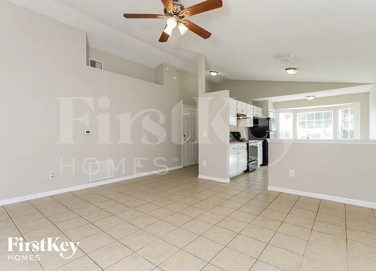 7547 Groveoak Dr — Photo 4